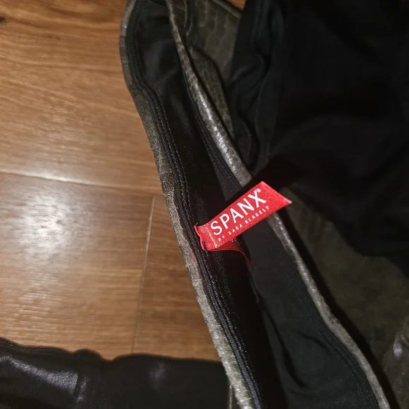 SPANX LEGGINGS BUNDLE - Picture 2 of 2